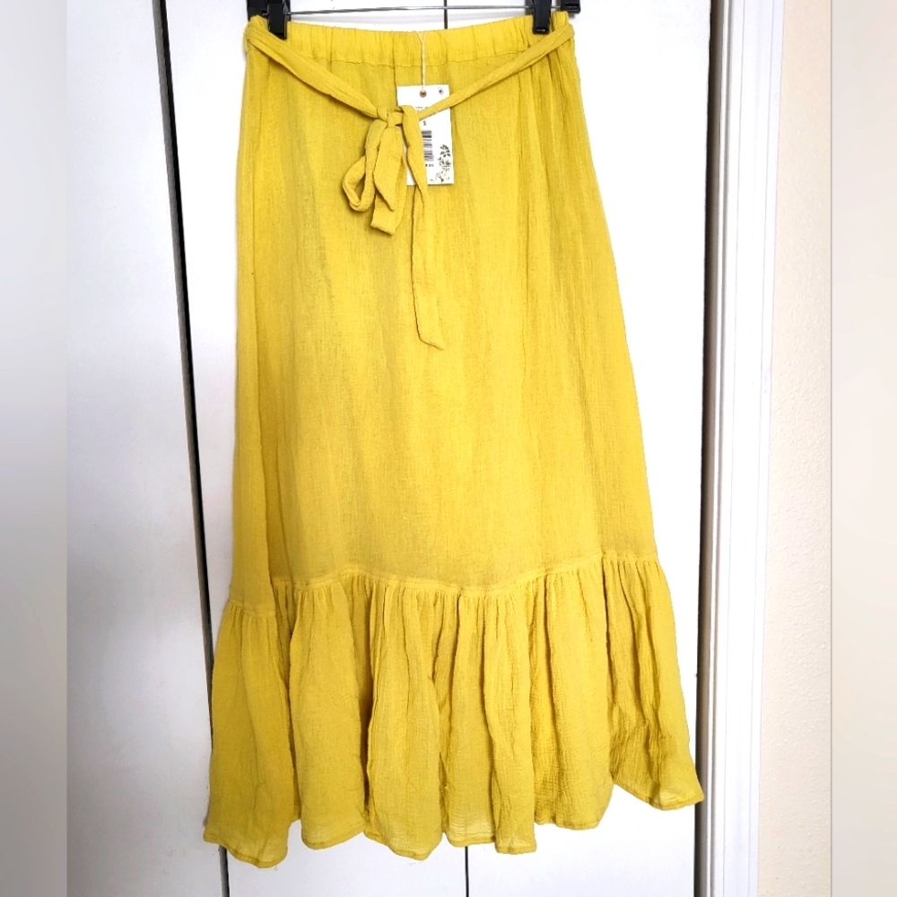 Chelsea & Violet Midi Skirt. NWT